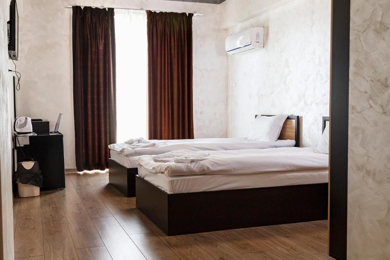 Family Hotel - City Hotel Jamboł Zewnętrze zdjęcie