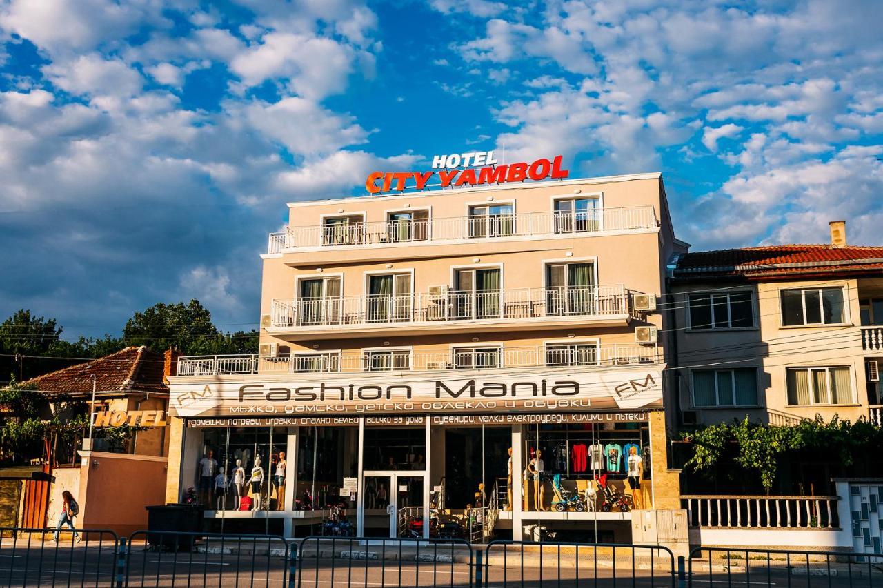Family Hotel - City Hotel Jamboł Zewnętrze zdjęcie