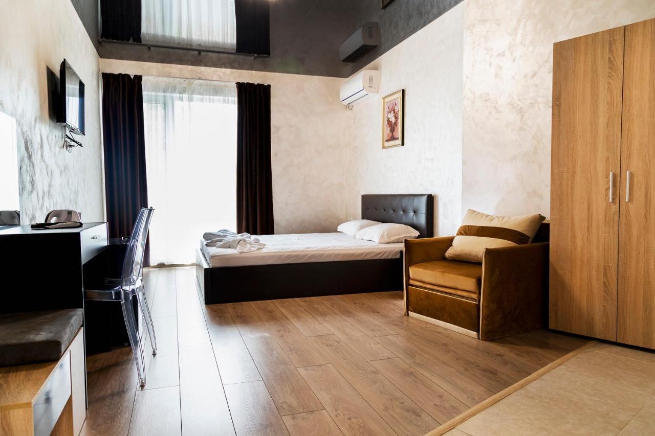 Family Hotel - City Hotel Jamboł Zewnętrze zdjęcie