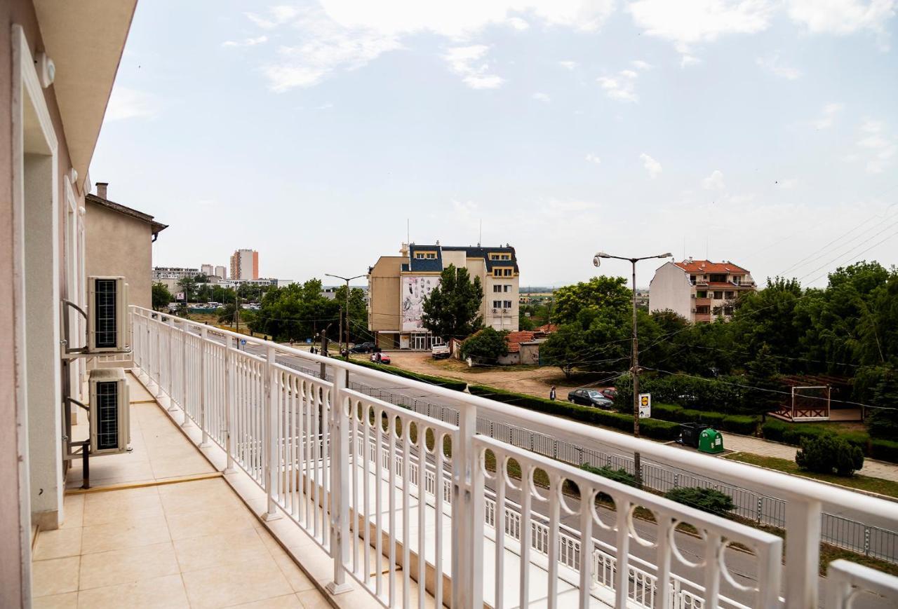 Family Hotel - City Hotel Jamboł Zewnętrze zdjęcie
